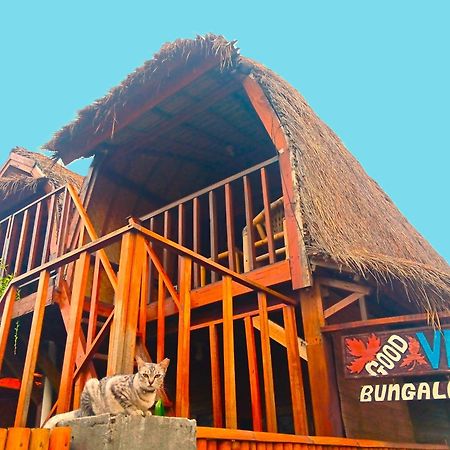 Good Vibes Bungalows Gili Trawangan Exterior photo